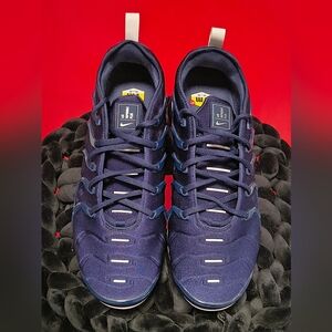 Nike Men’s Dark Navy Performance Sneakers